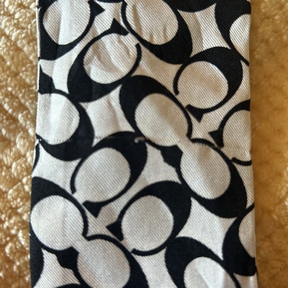 COACH SKINNY SCARF AND BAG TAG - Picture 5 of 12